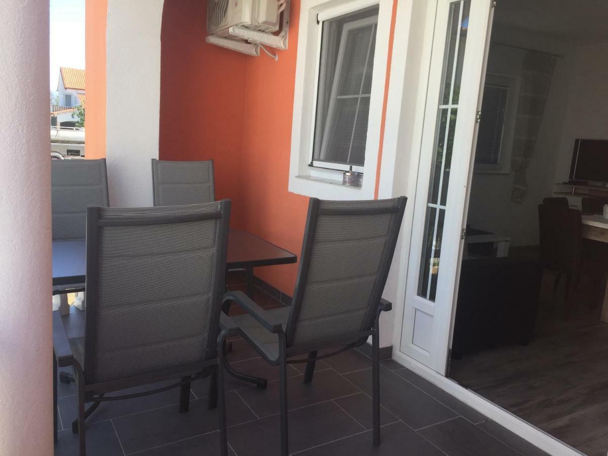 Santoni Apartment Vir Bagian luar foto